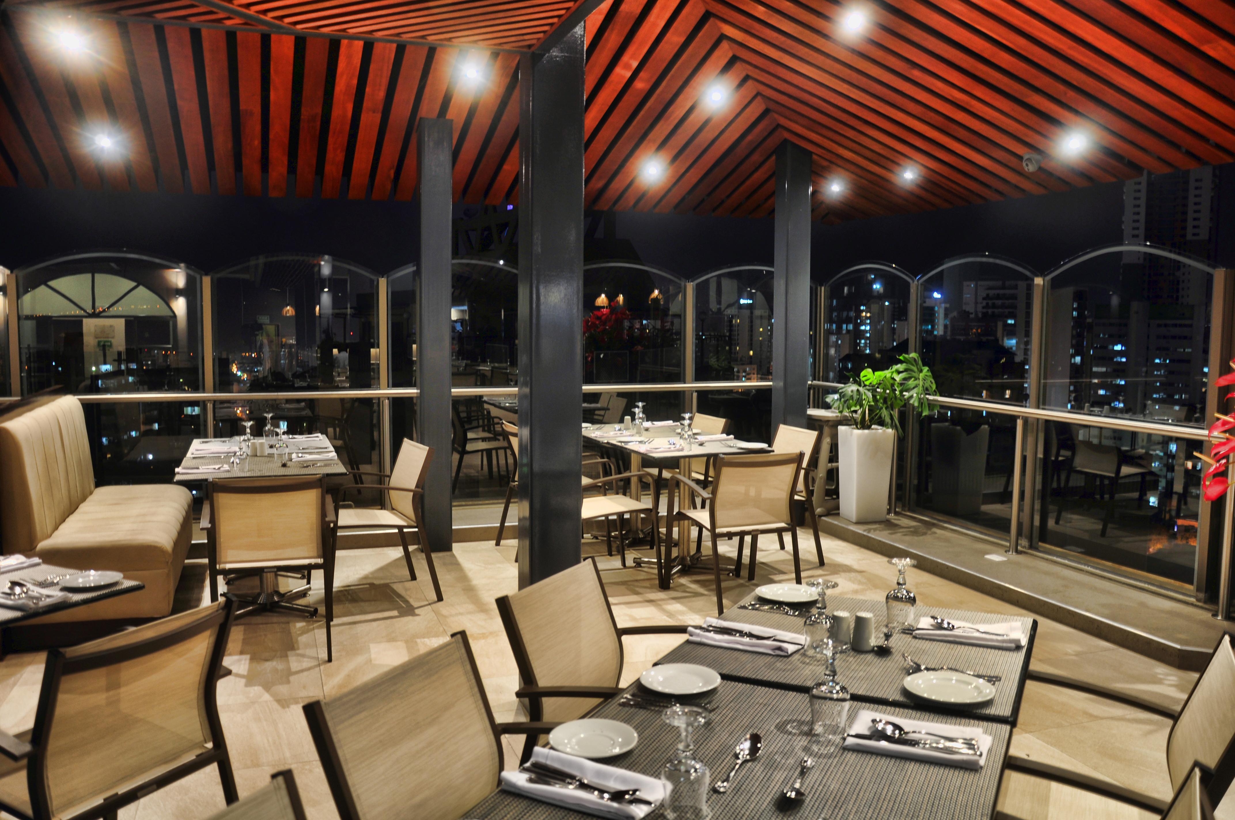 Hotel Dann Carlton בוקארמנגה מראה חיצוני תמונה The interior of the restaurant
