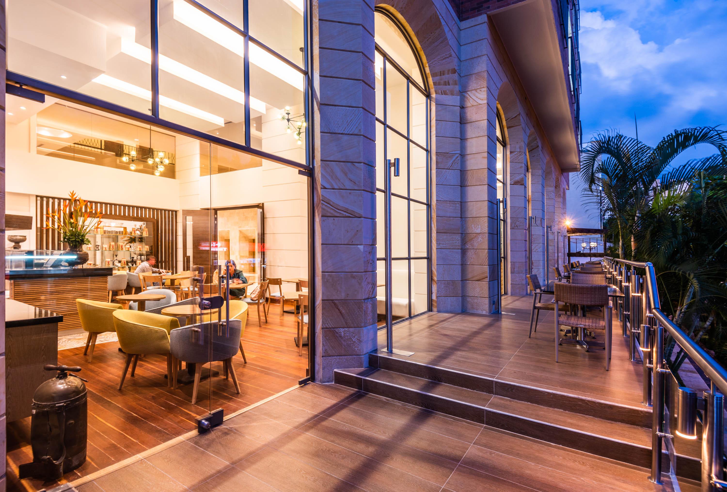 Hotel Dann Carlton בוקארמנגה מראה חיצוני תמונה The Terrace
