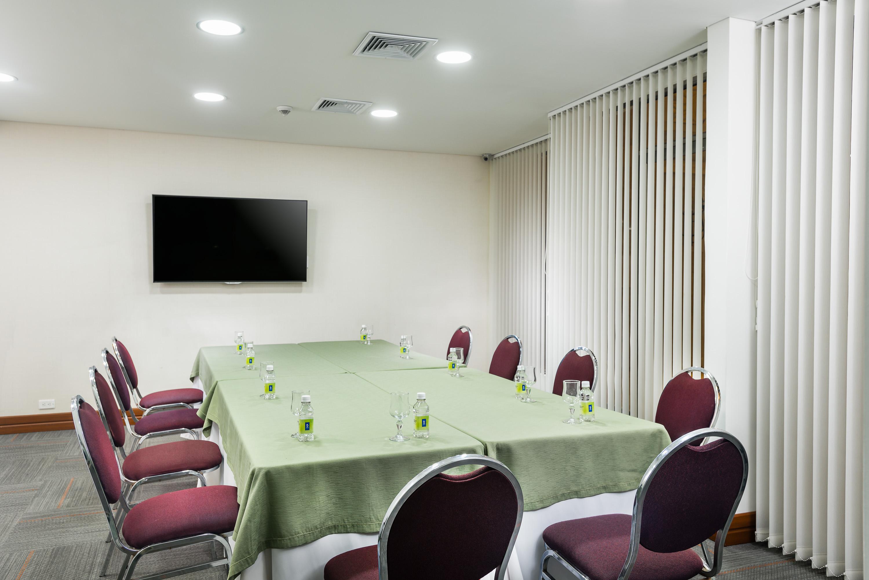 Hotel Dann Carlton בוקארמנגה מראה חיצוני תמונה Meeting room