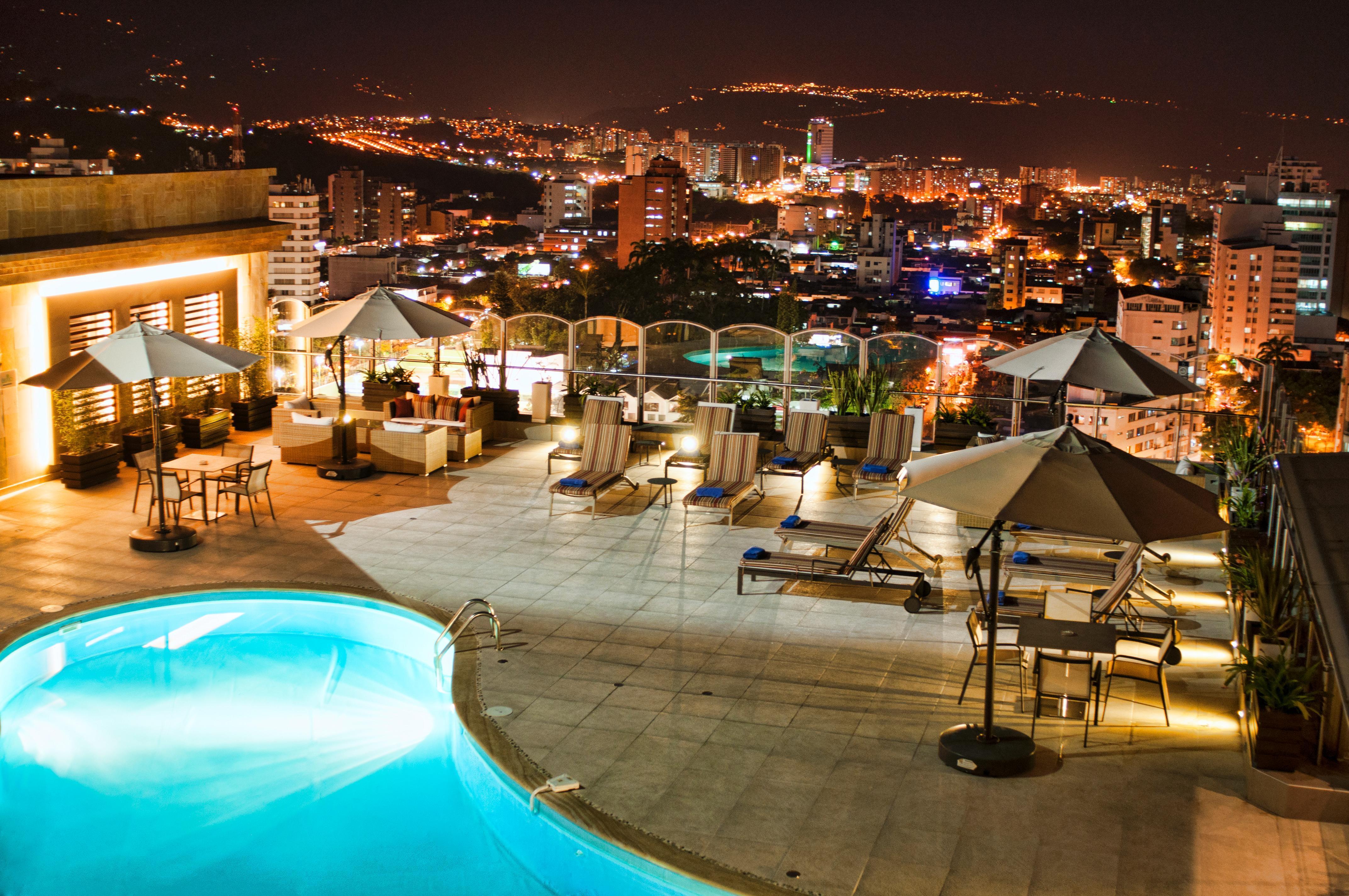 Hotel Dann Carlton בוקארמנגה מראה חיצוני תמונה View from the hotel's rooftop
