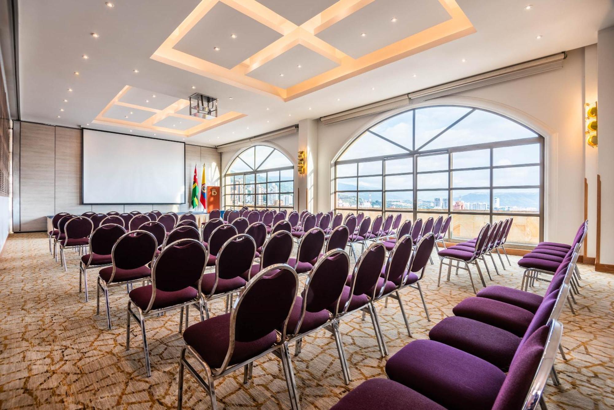 Hotel Dann Carlton בוקארמנגה מראה חיצוני תמונה Meeting room