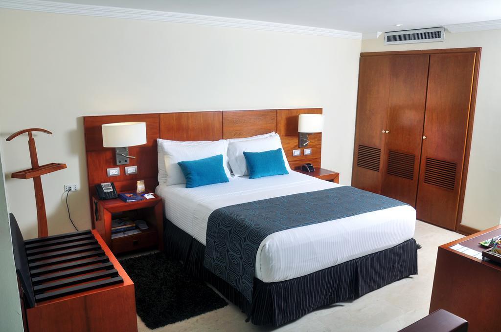 Hotel Dann Carlton בוקארמנגה מראה חיצוני תמונה A room at the hotel