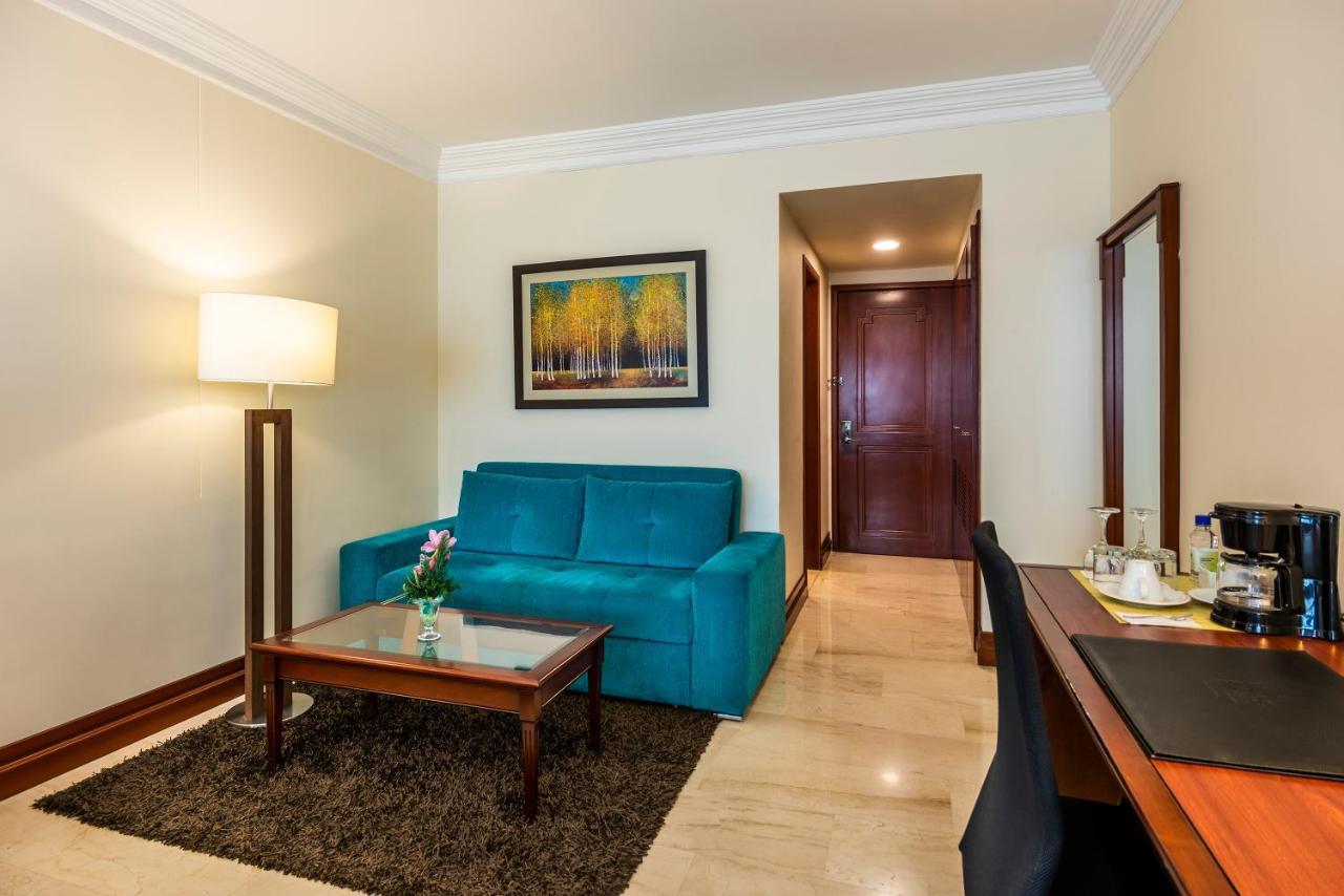 Hotel Dann Carlton בוקארמנגה מראה חיצוני תמונה A room at the hotel