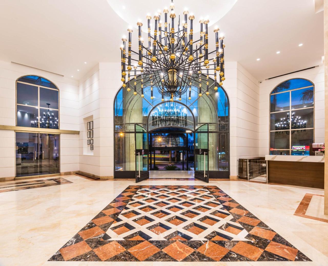 Hotel Dann Carlton בוקארמנגה מראה חיצוני תמונה Lobby