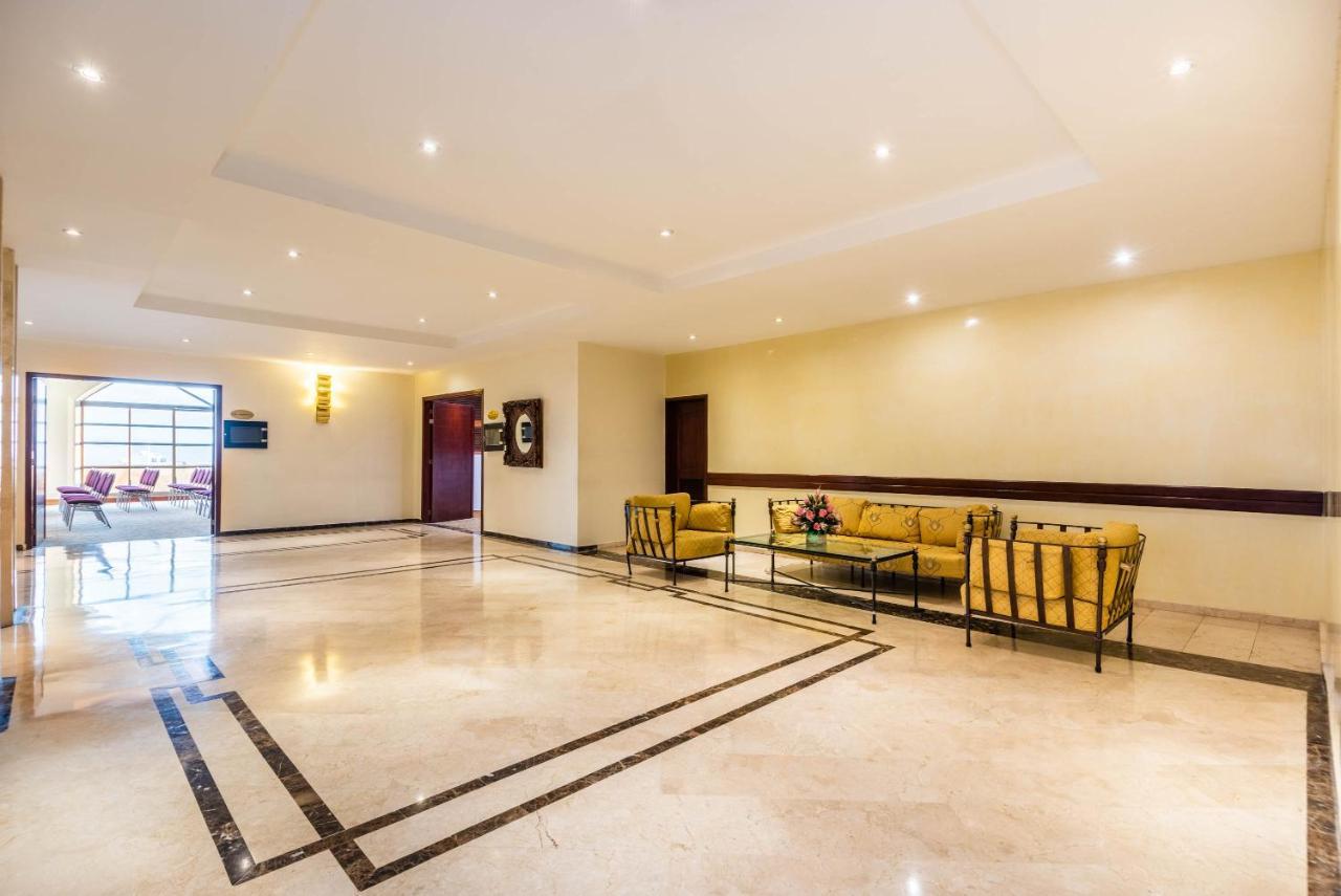 Hotel Dann Carlton בוקארמנגה מראה חיצוני תמונה Lobby